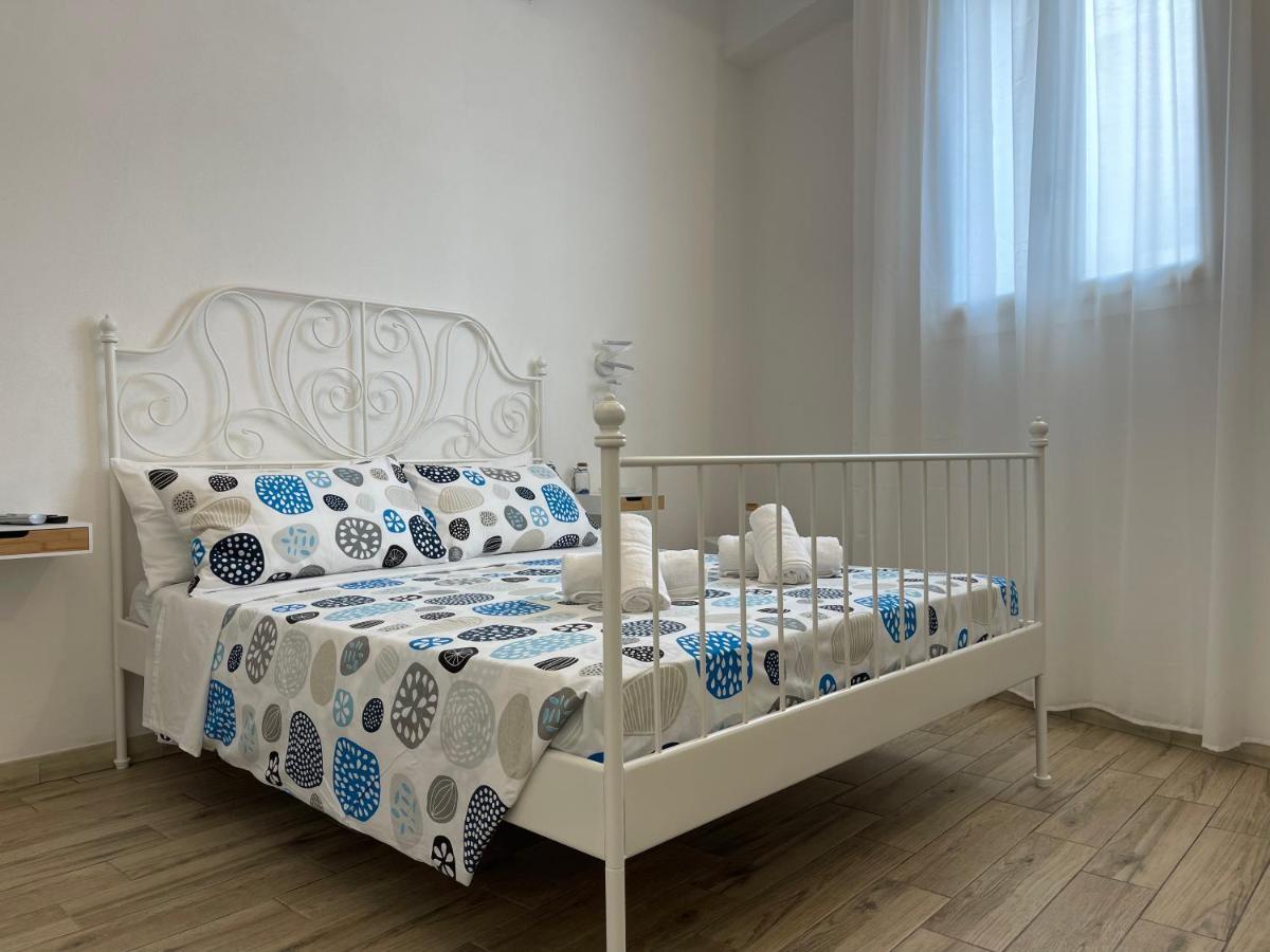 White Shell Rooms Accomodation Fast Check-In Alghero Exteriér fotografie