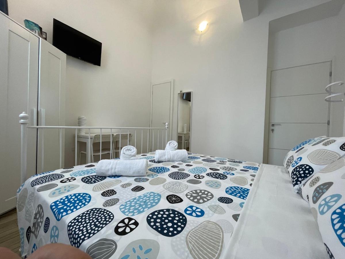 White Shell Rooms Accomodation Fast Check-In Alghero Exteriér fotografie