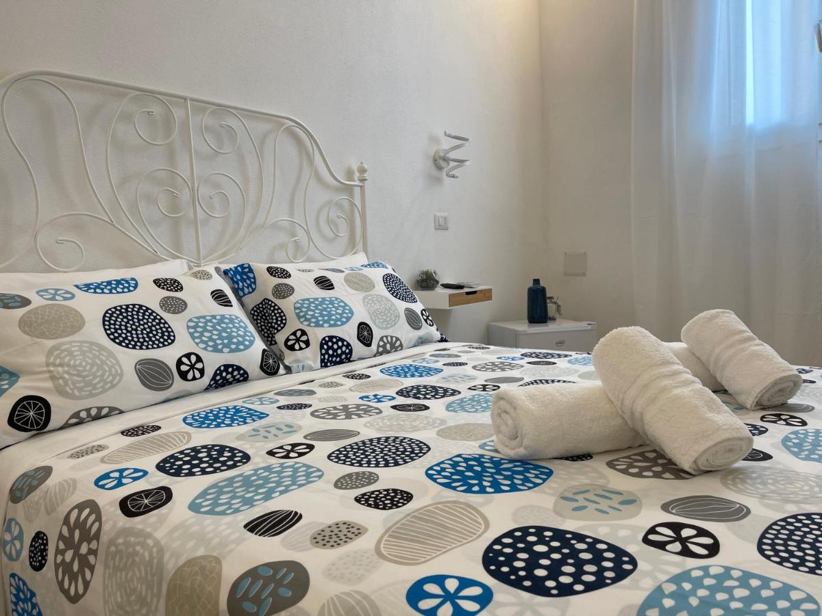 White Shell Rooms Accomodation Fast Check-In Alghero Exteriér fotografie