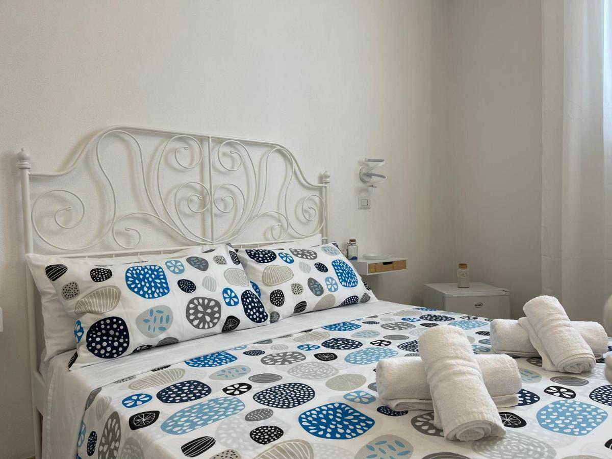 White Shell Rooms Accomodation Fast Check-In Alghero Exteriér fotografie