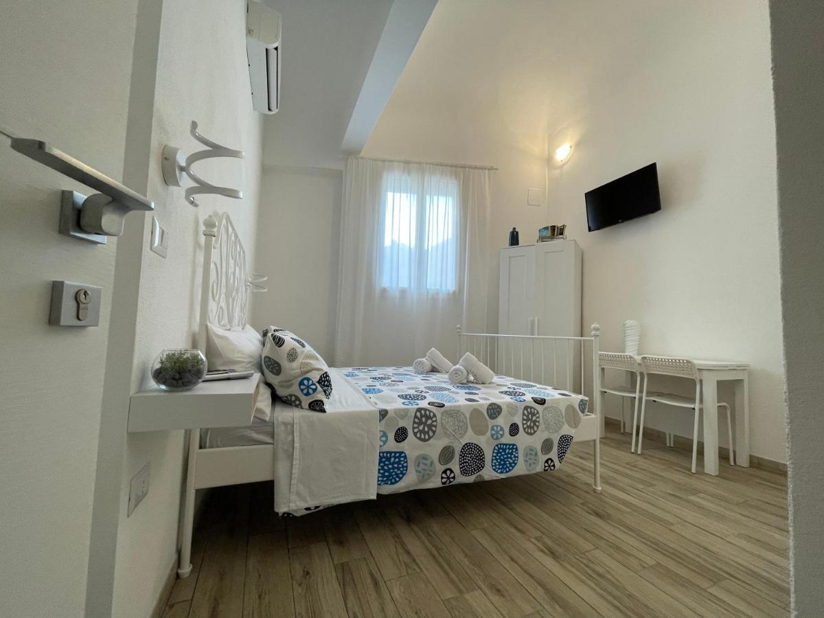 White Shell Rooms Accomodation Fast Check-In Alghero Exteriér fotografie